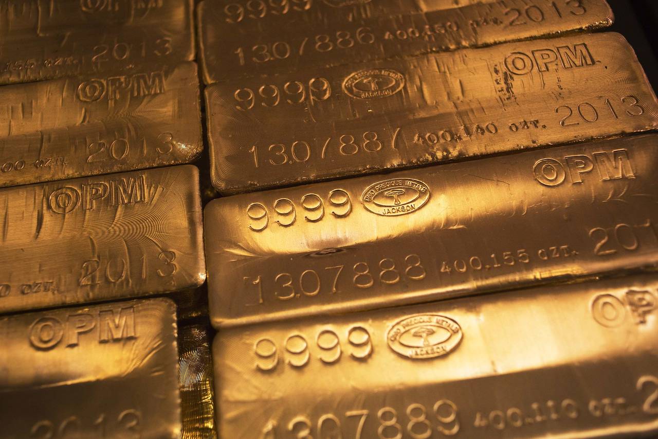 Mục tiêu giá vàng trong 12 tháng được nâng lên 2.050 USD
